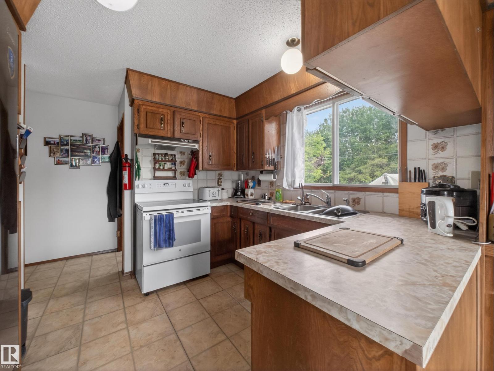 1415 HWY 37 — photo 17