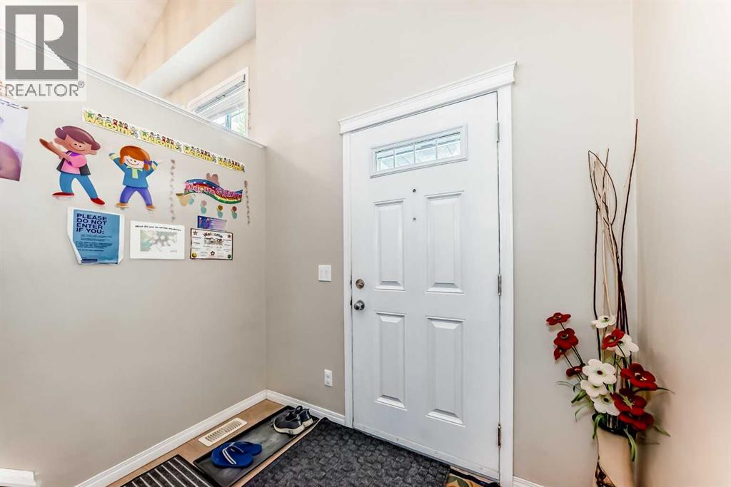 398 MARTINDALE Drive NE - photo 2