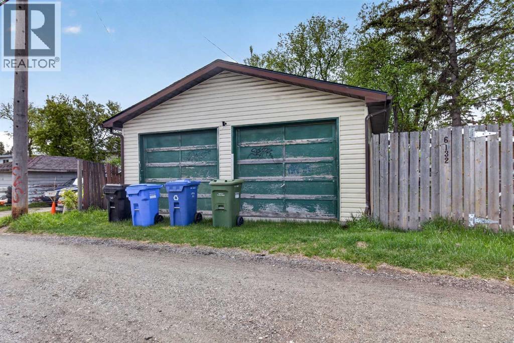 6132 33 Avenue NW — photo 35