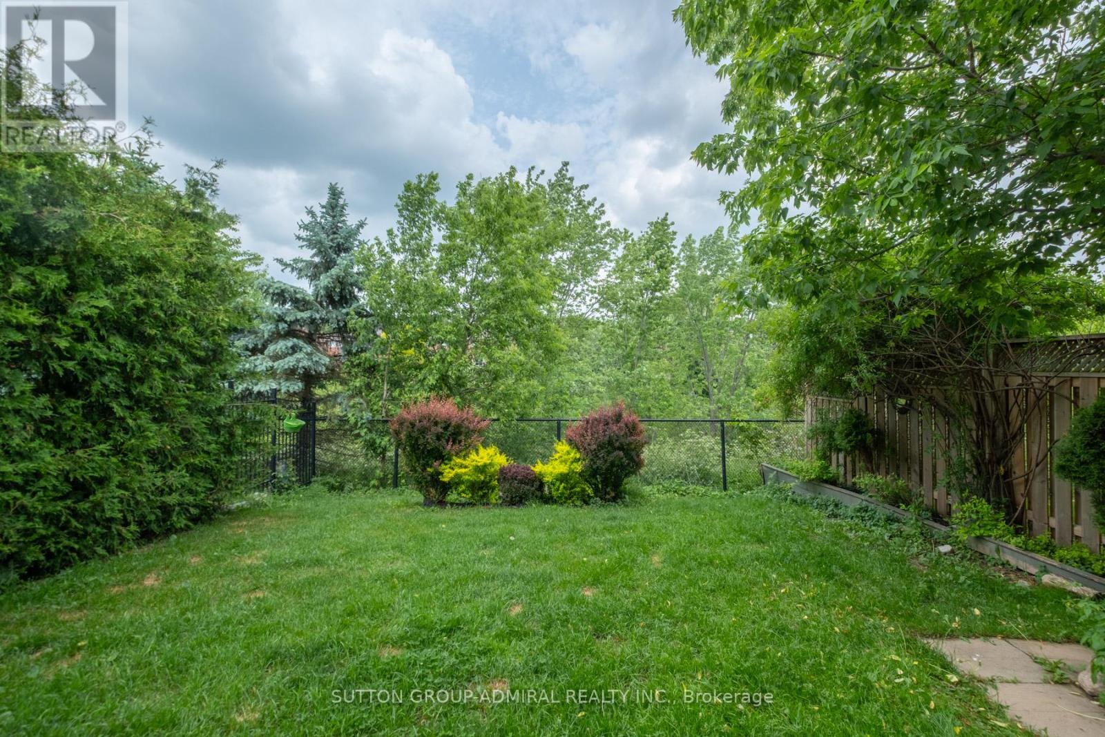 43 CRESTRIDGE DRIVE - 37