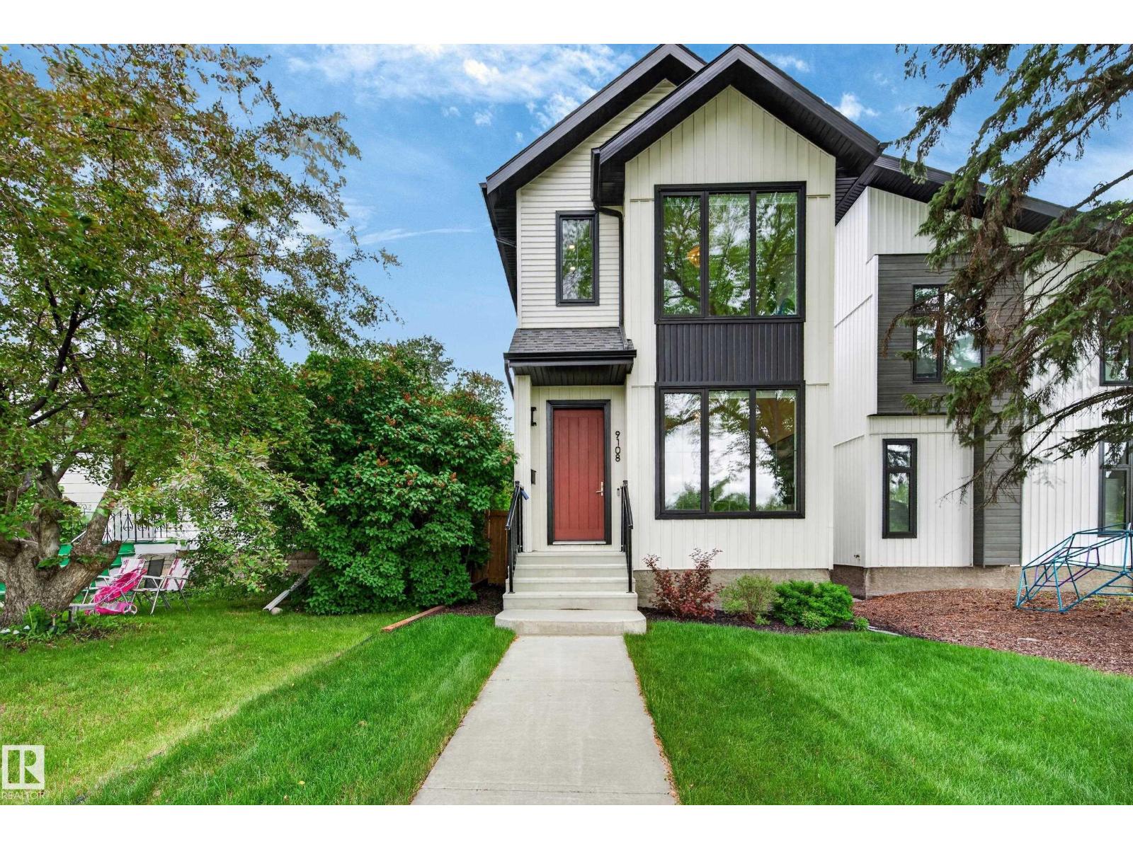 9108 64 AV NW - 3