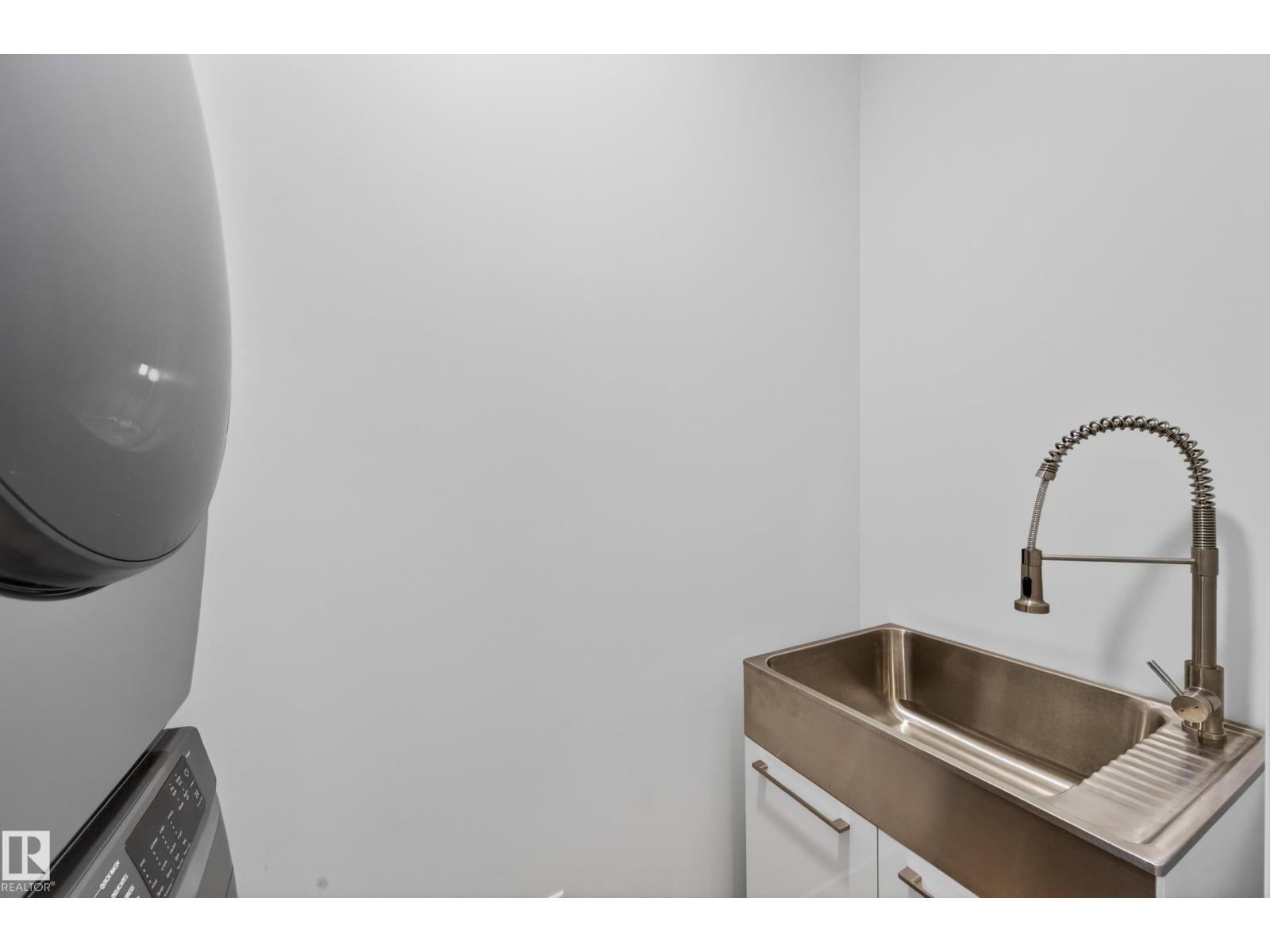 9108 64 AV NW - 37