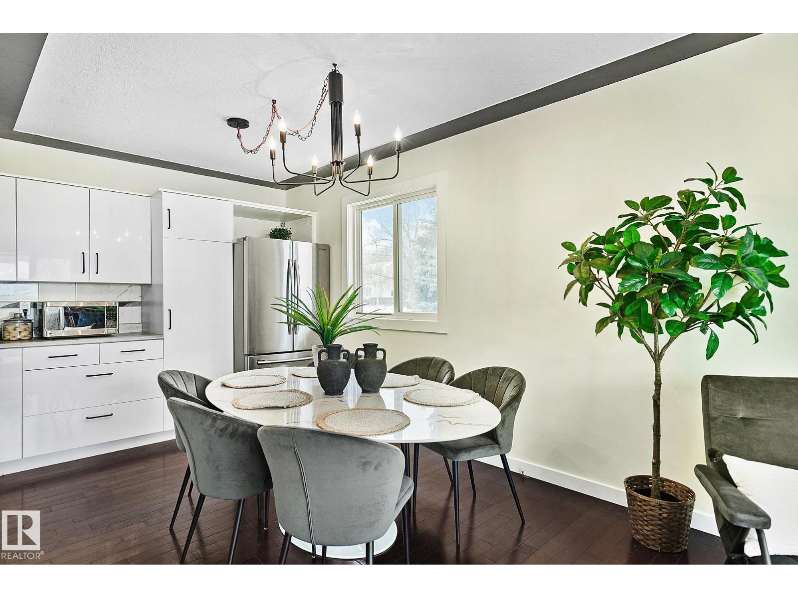 11334 52 ST NW - 10