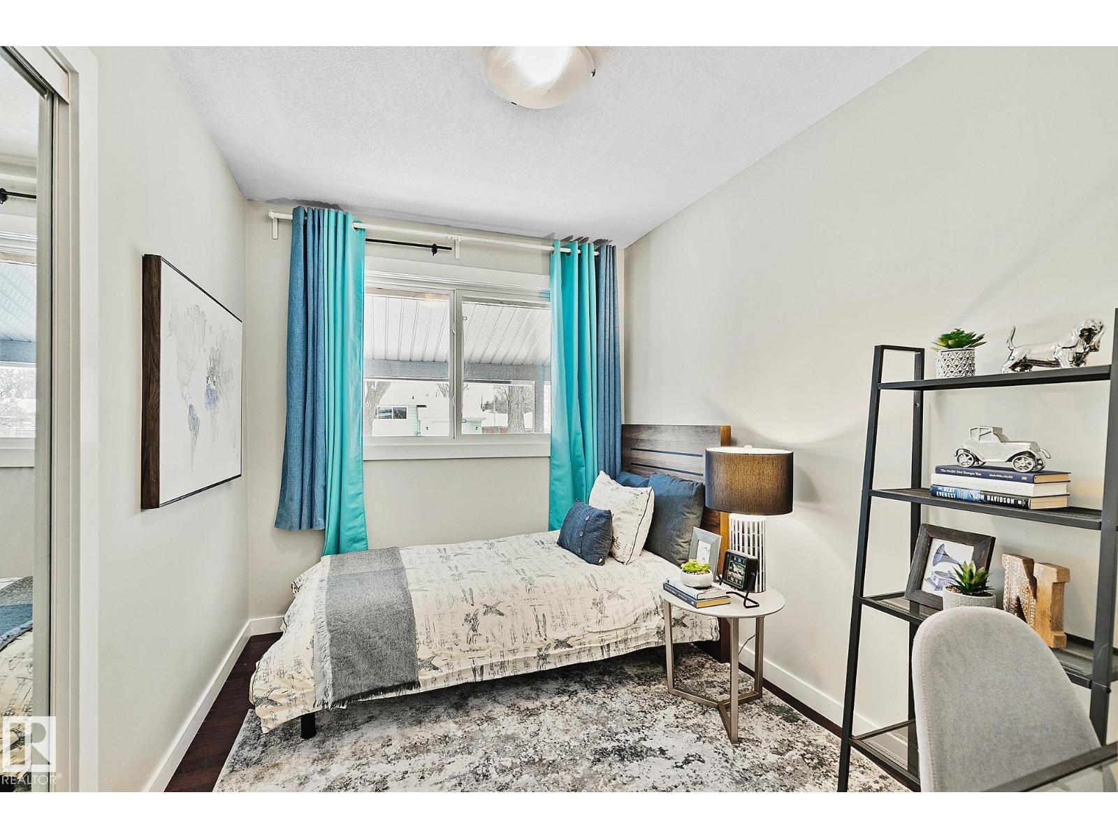 11334 52 ST NW - 16