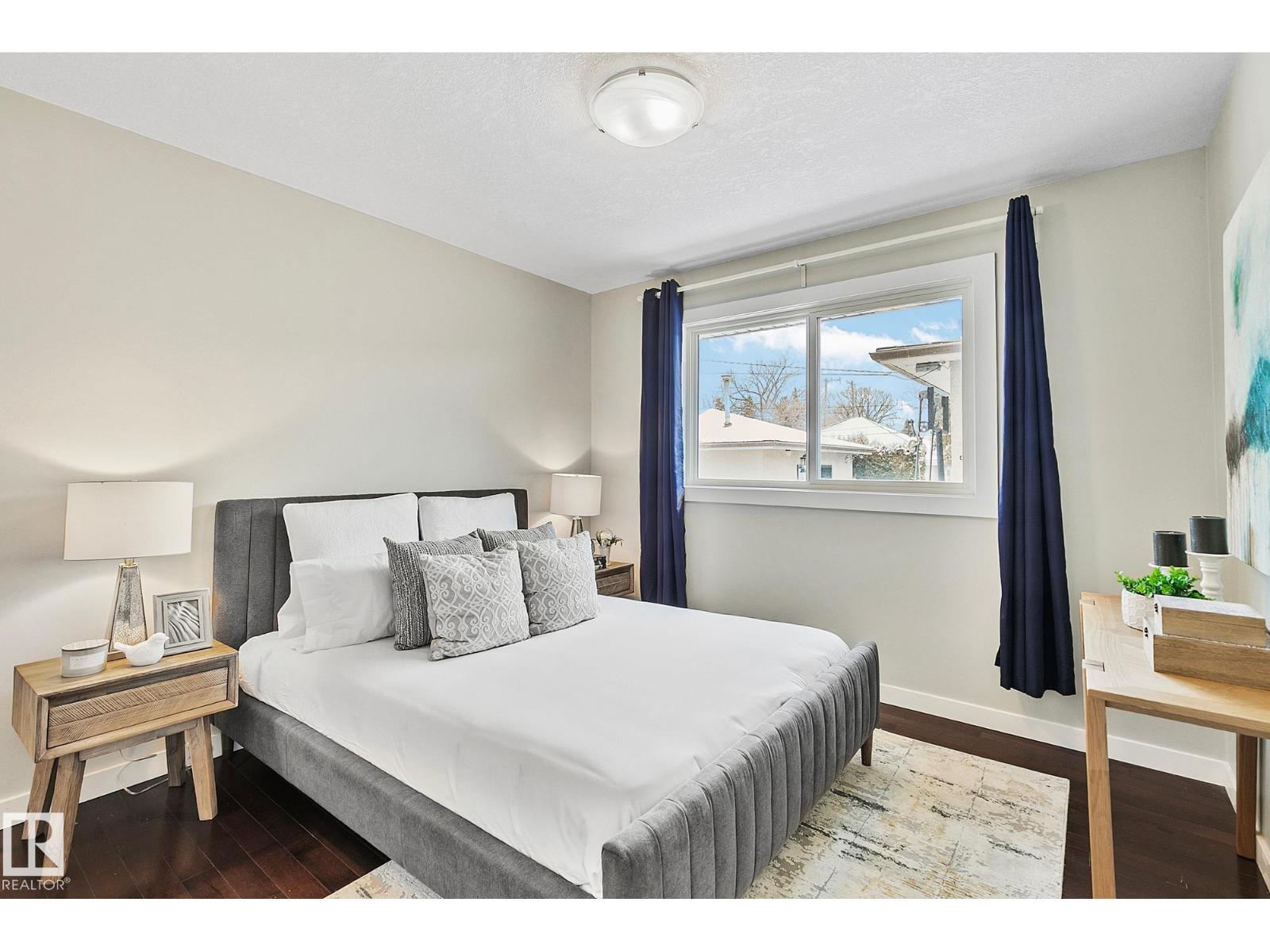 11334 52 ST NW - 17
