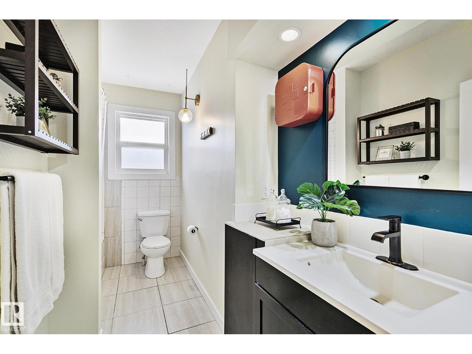 11334 52 ST NW - 18