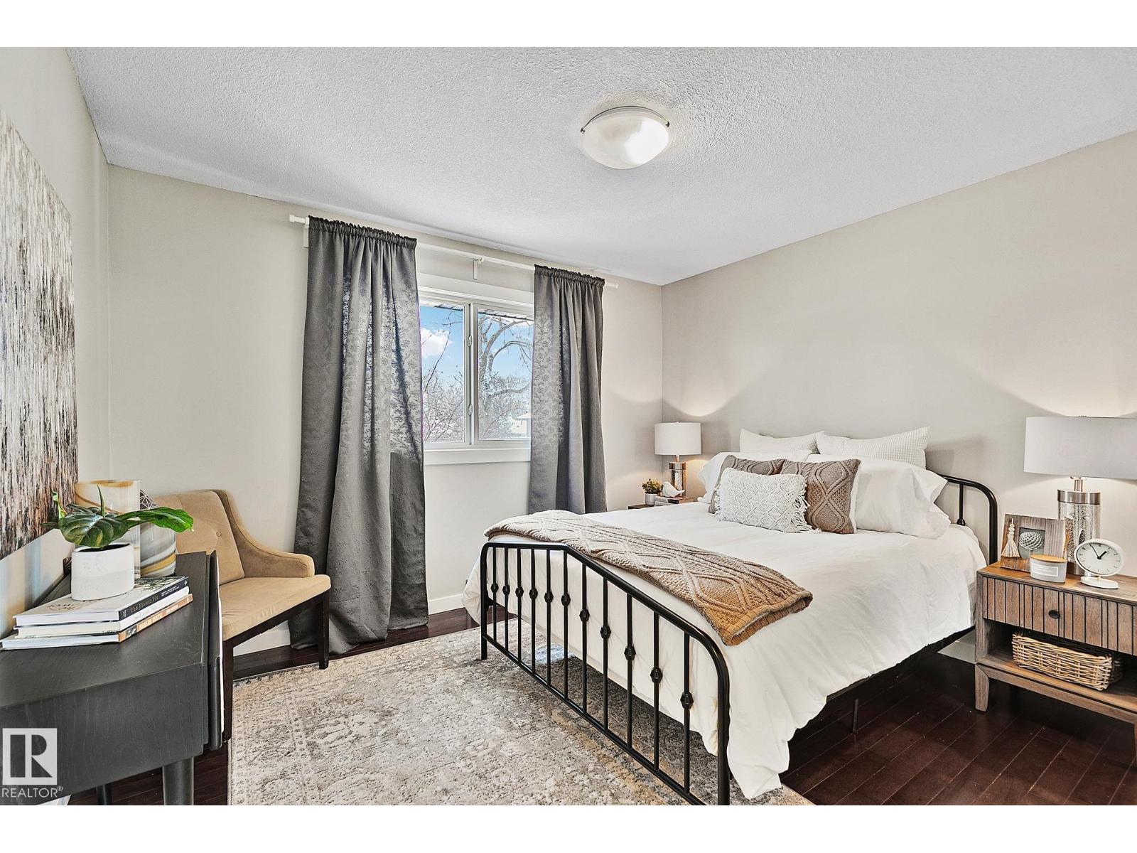 11334 52 ST NW - 20