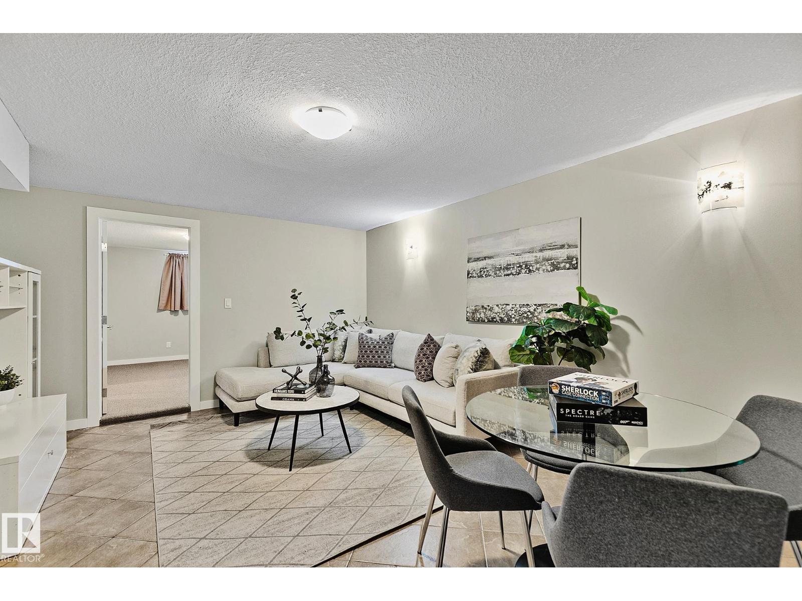 11334 52 ST NW - 23