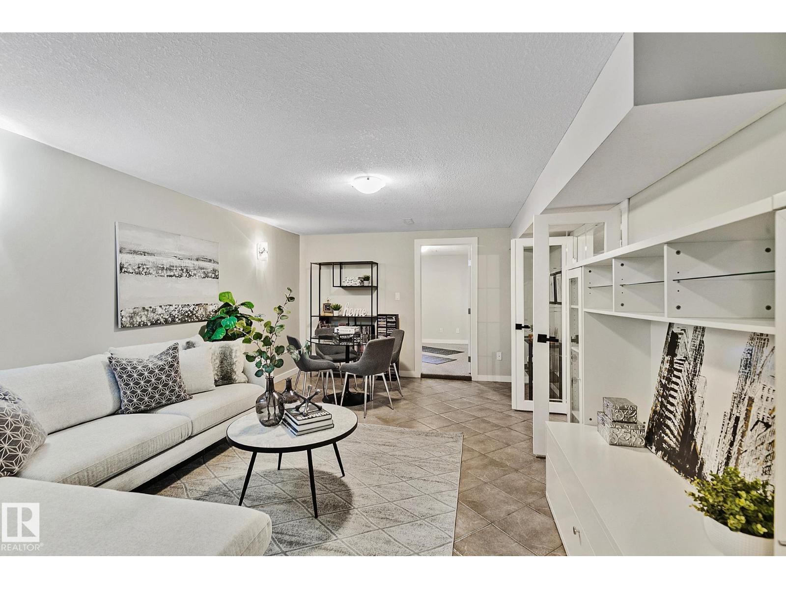 11334 52 ST NW - 24