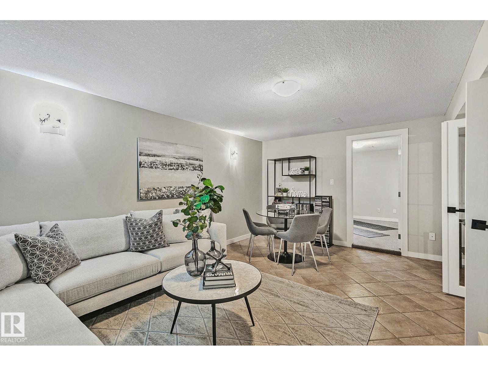 11334 52 ST NW - 25