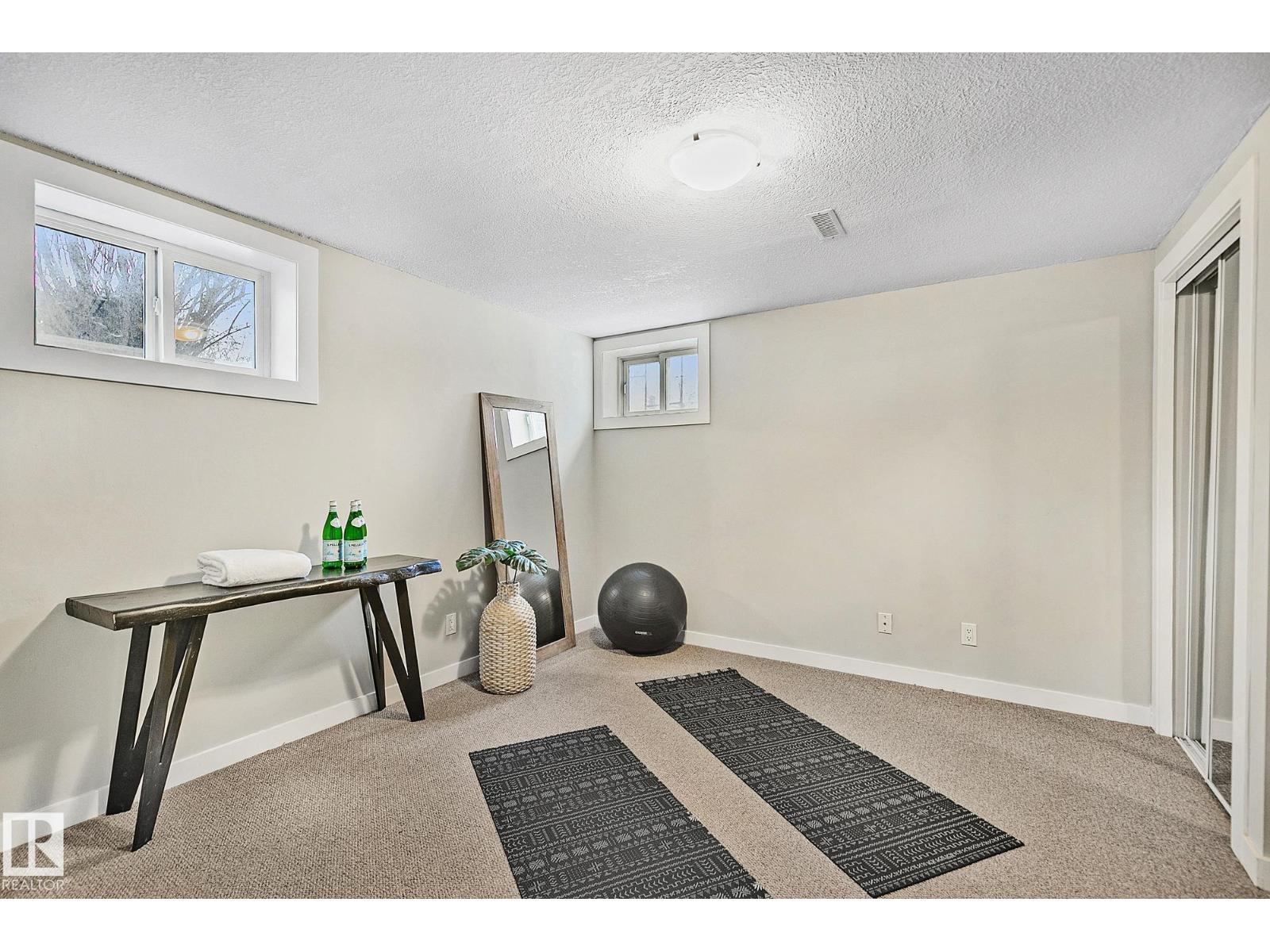 11334 52 ST NW - 26