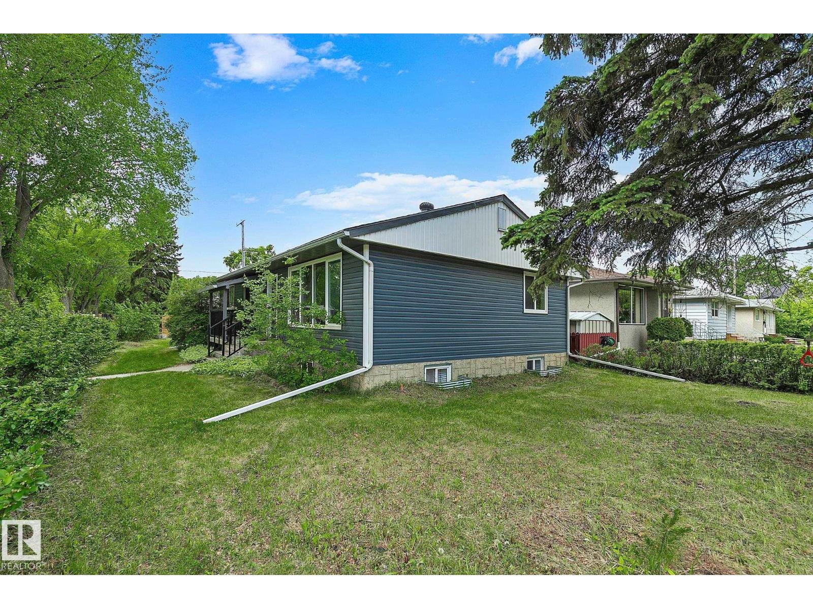 11334 52 ST NW - 33