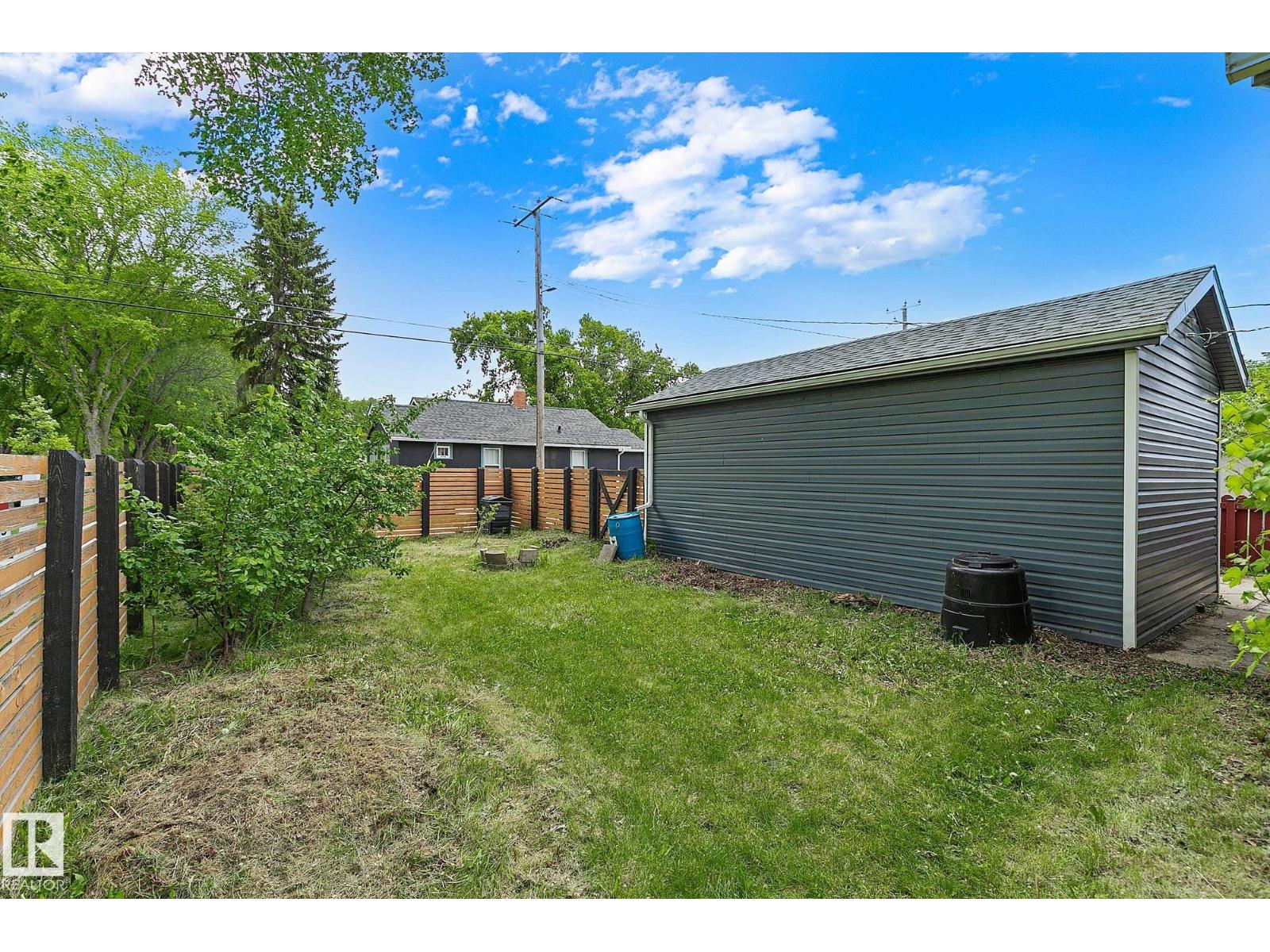 11334 52 ST NW - 36