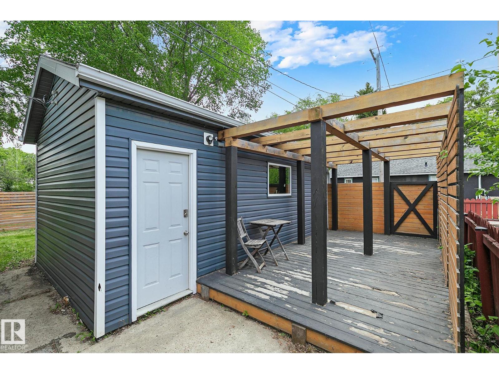 11334 52 ST NW - 41