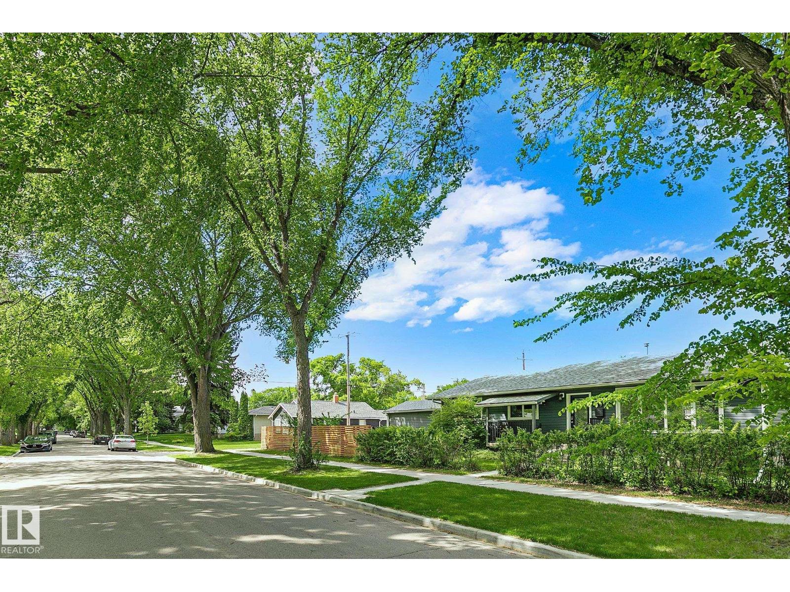 11334 52 ST NW - 46