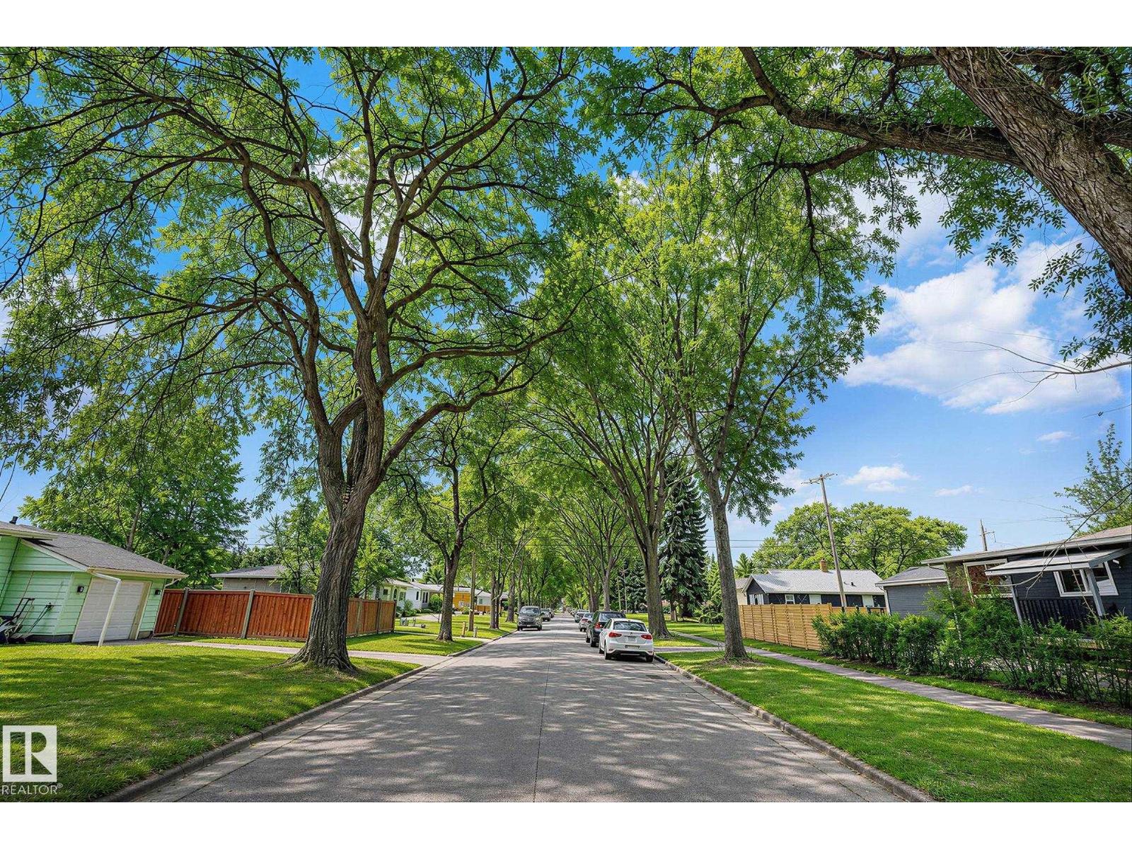 11334 52 ST NW - 47