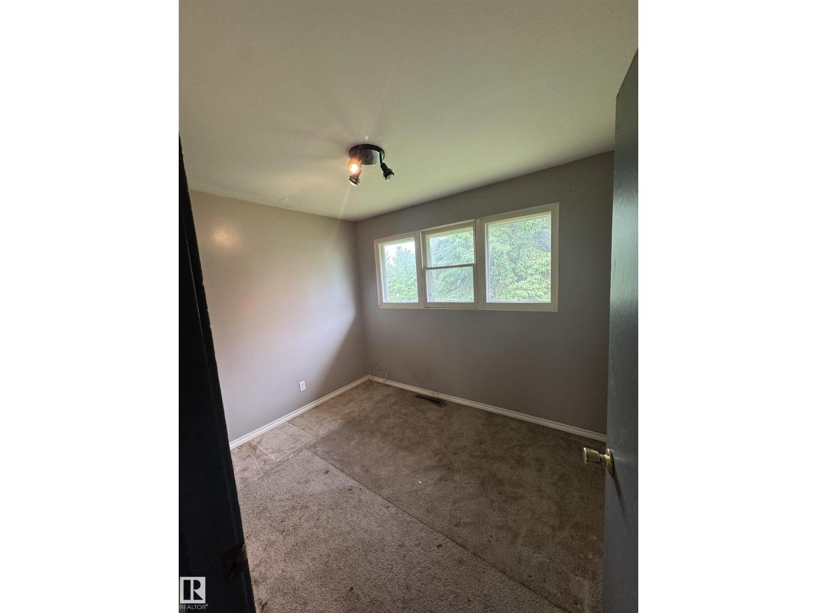 #499 22559 WYE RD — photo 40