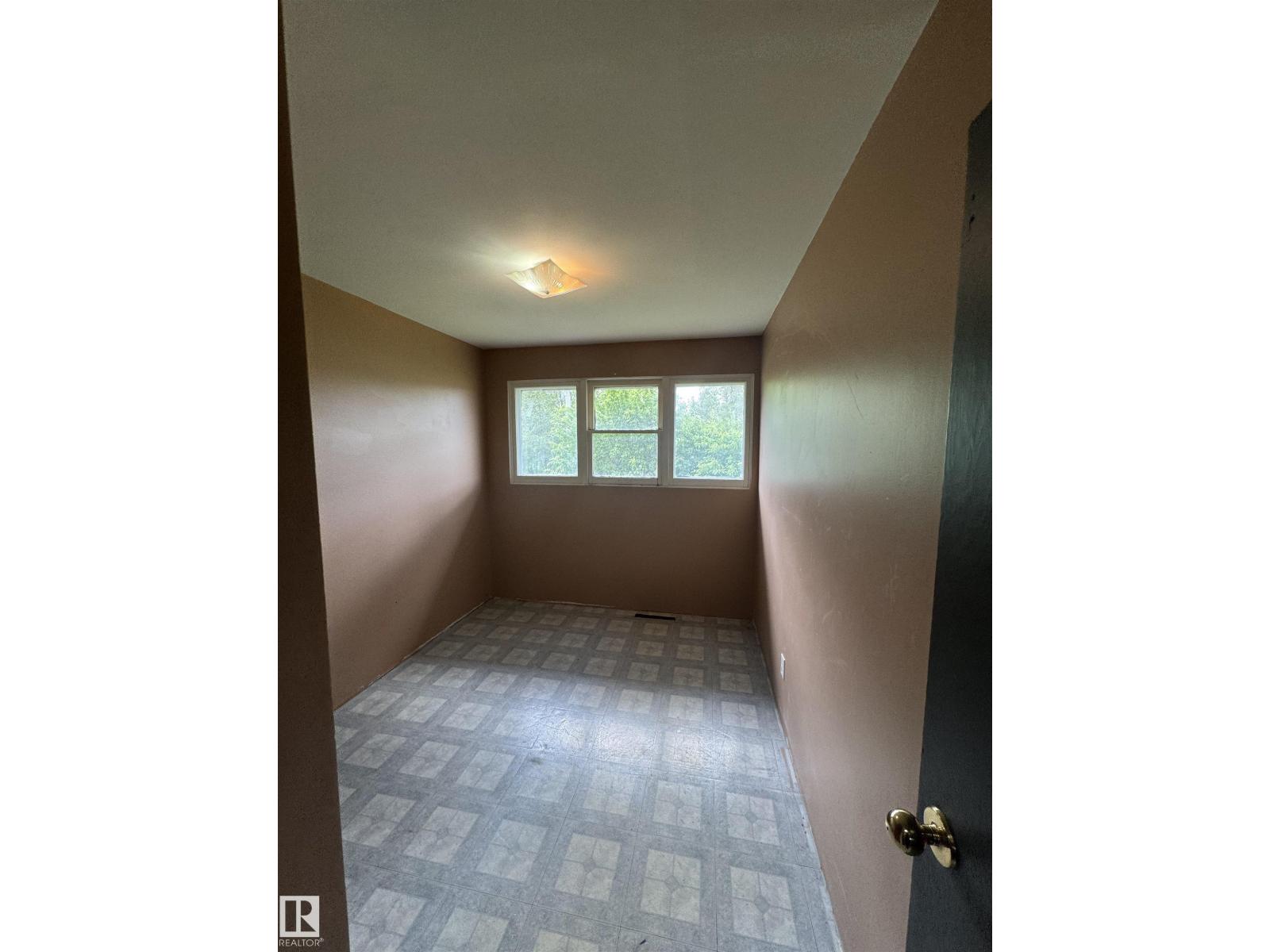 #499 22559 WYE RD — photo 42