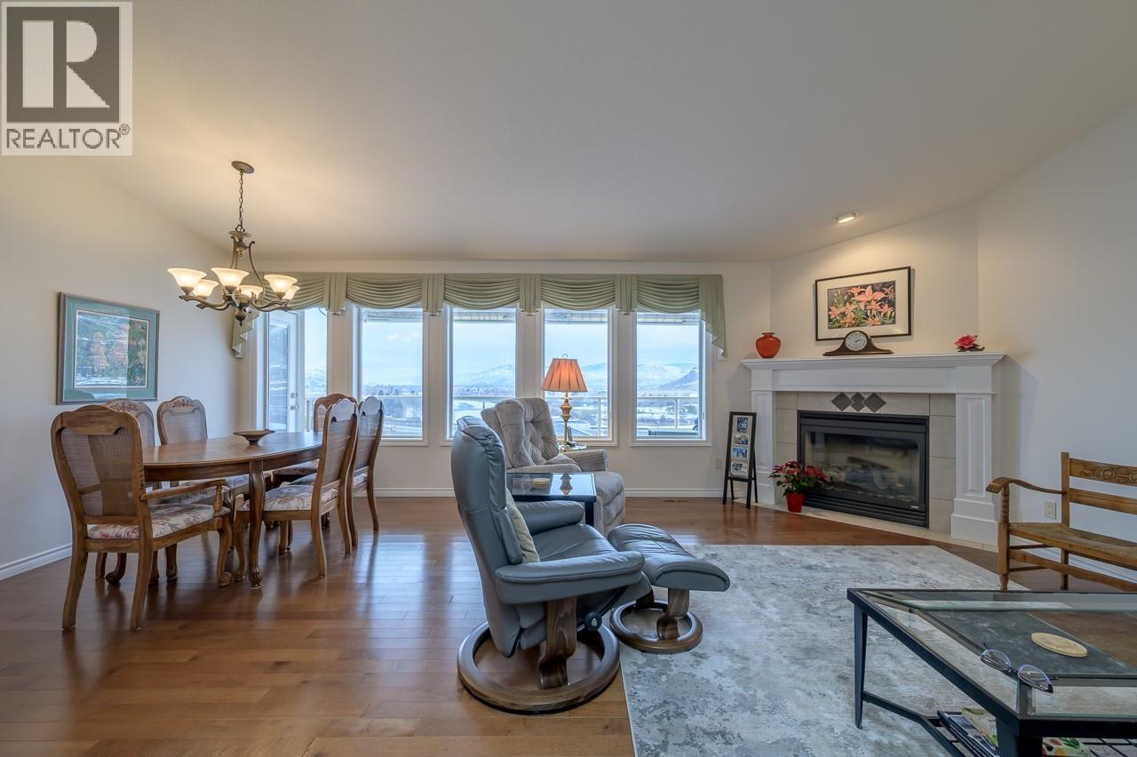 #6 1651 VALLEYVIEW Drive - 4