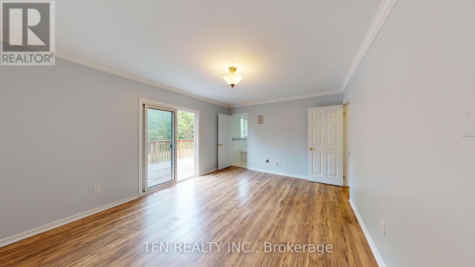 1048 GILMORE AVENUE - 11