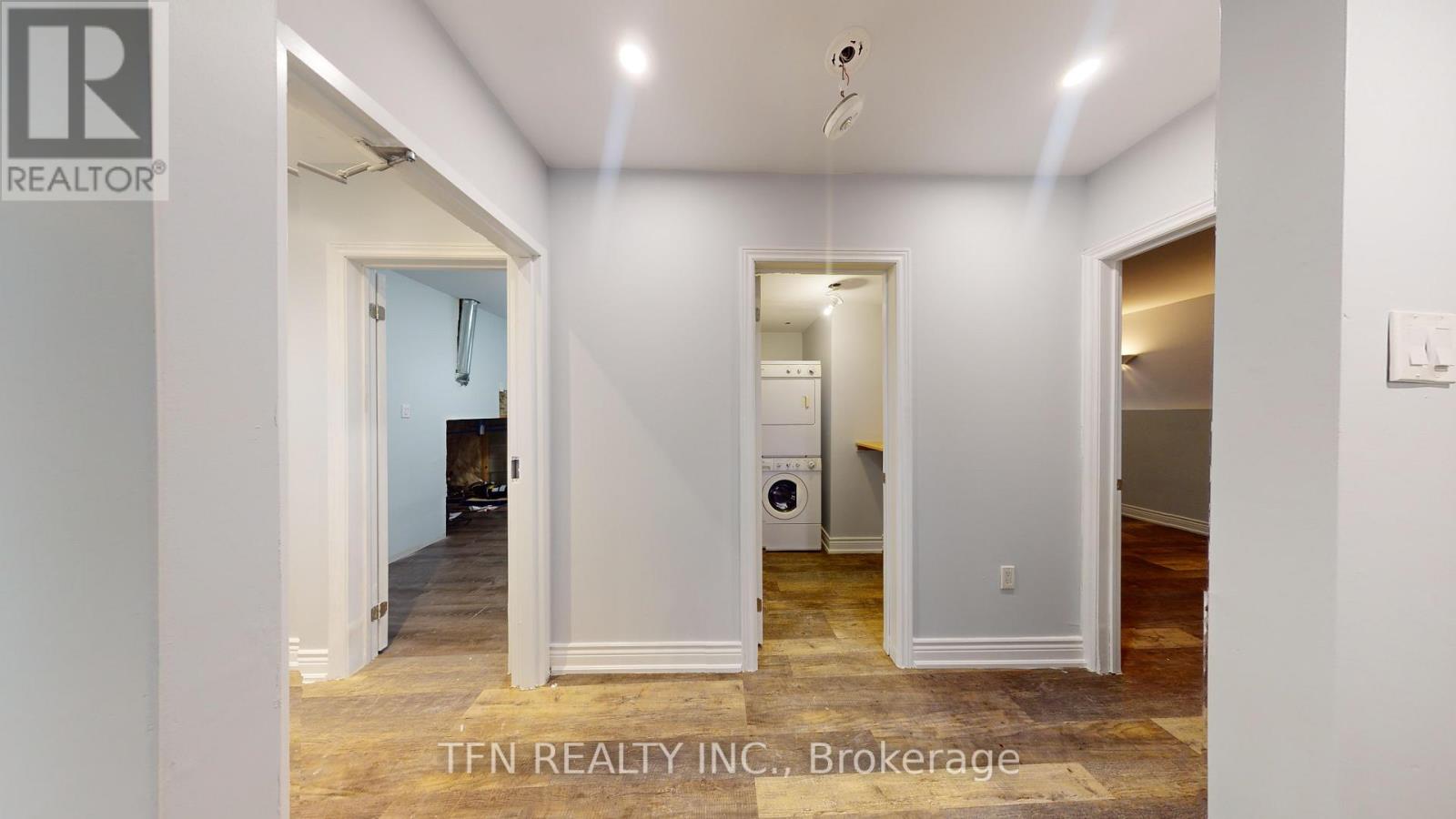 1048 GILMORE AVENUE - 12