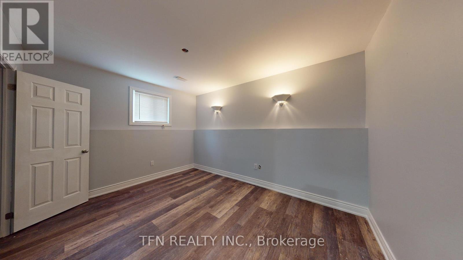 1048 GILMORE AVENUE - 14
