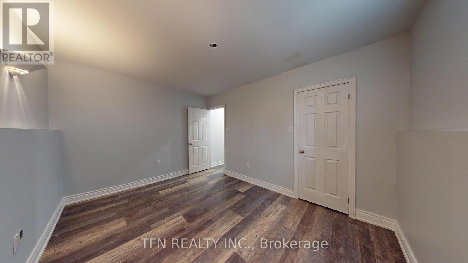 1048 GILMORE AVENUE - 16