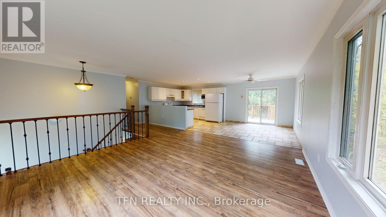 1048 GILMORE AVENUE - 2