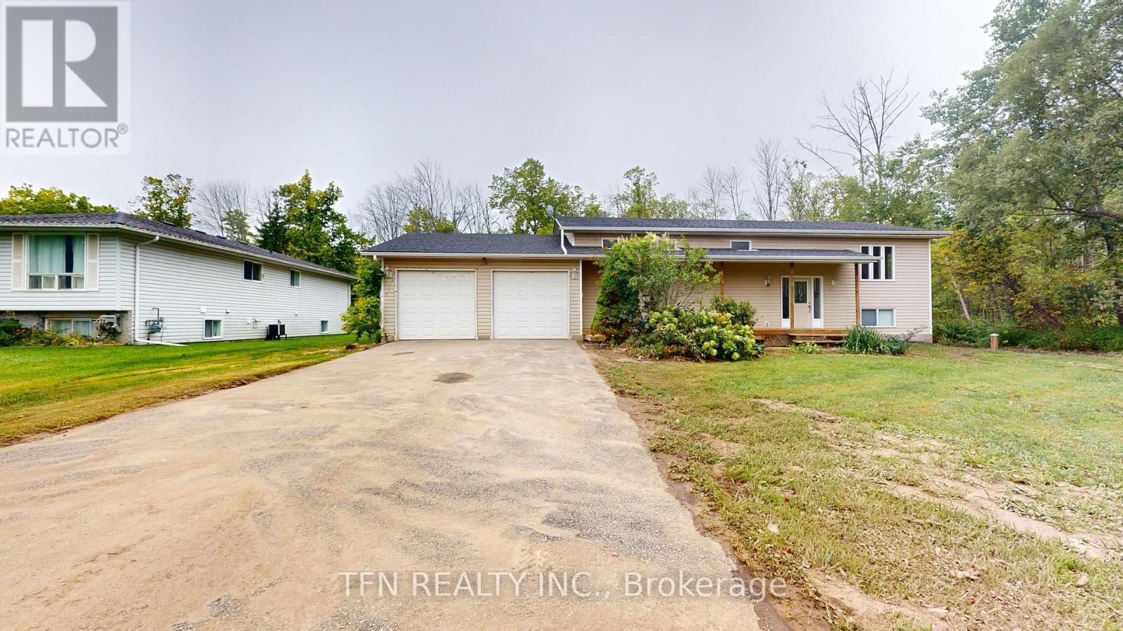 1048 GILMORE AVENUE - 26