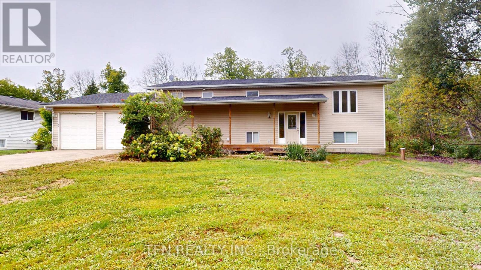 1048 GILMORE AVENUE - 27