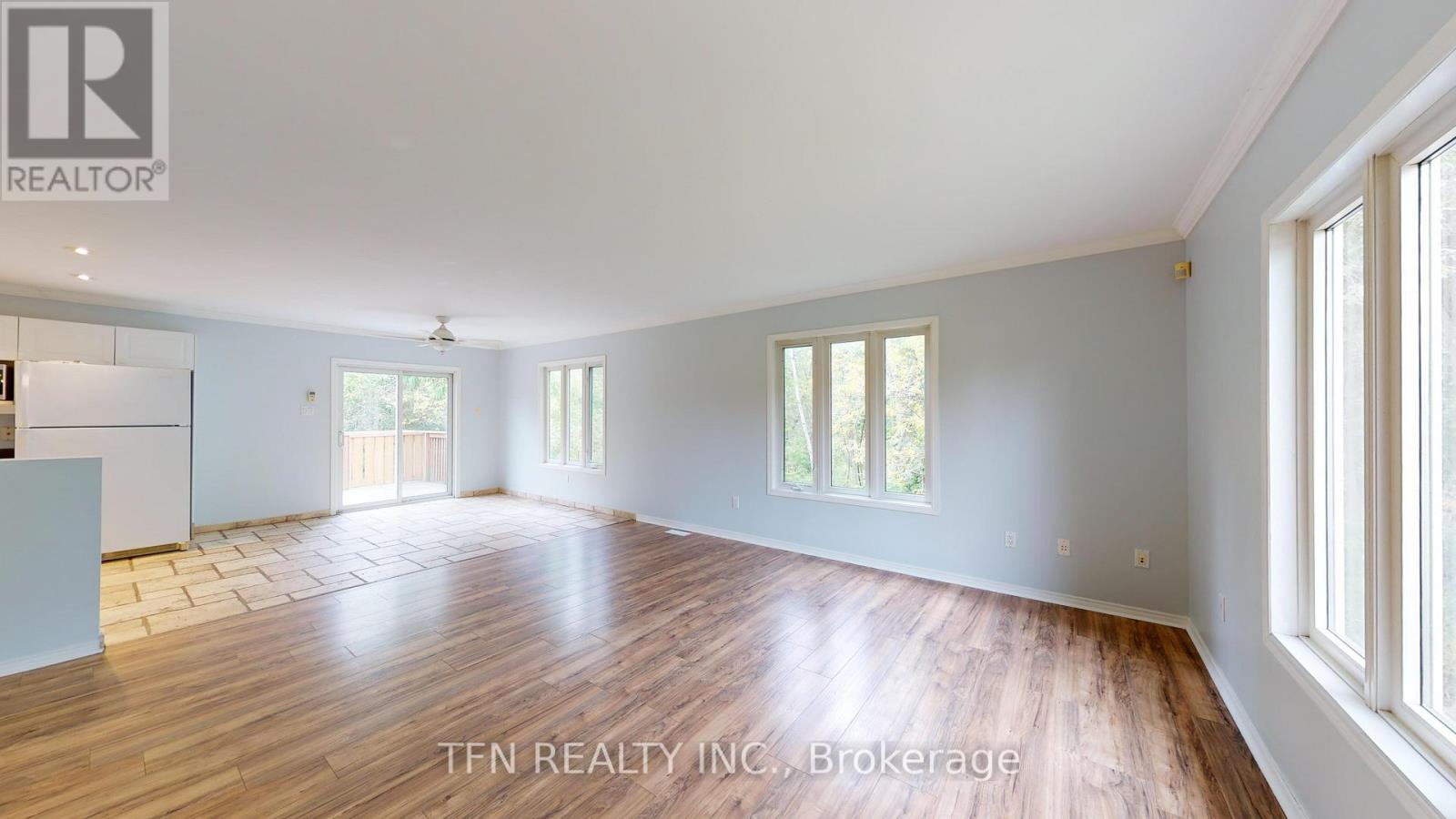 1048 GILMORE AVENUE - 5