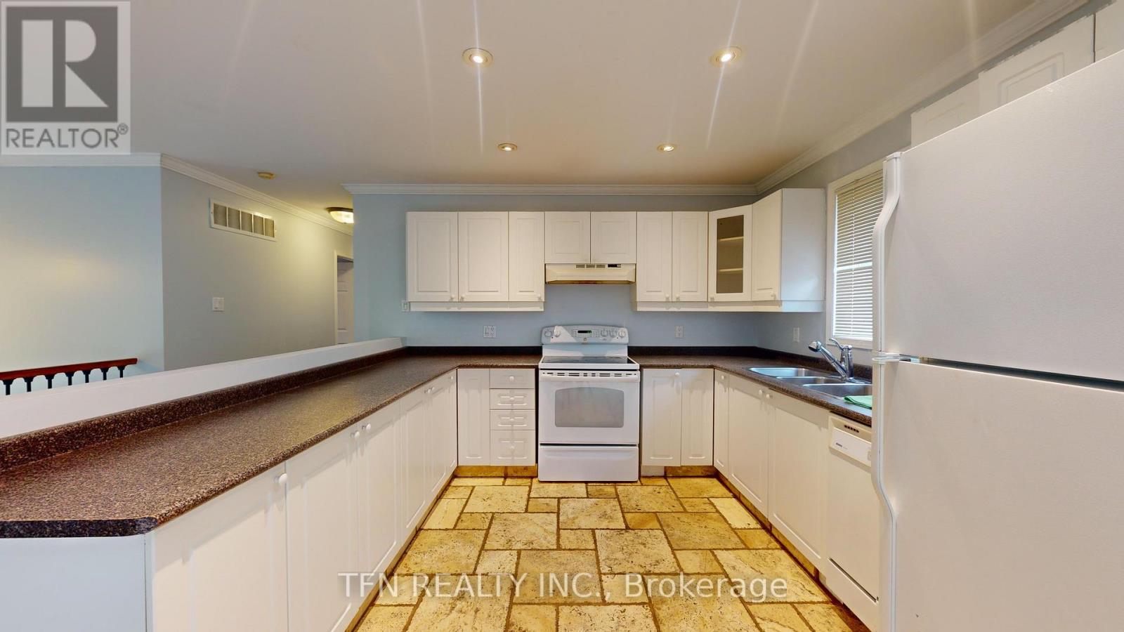 1048 GILMORE AVENUE - 8