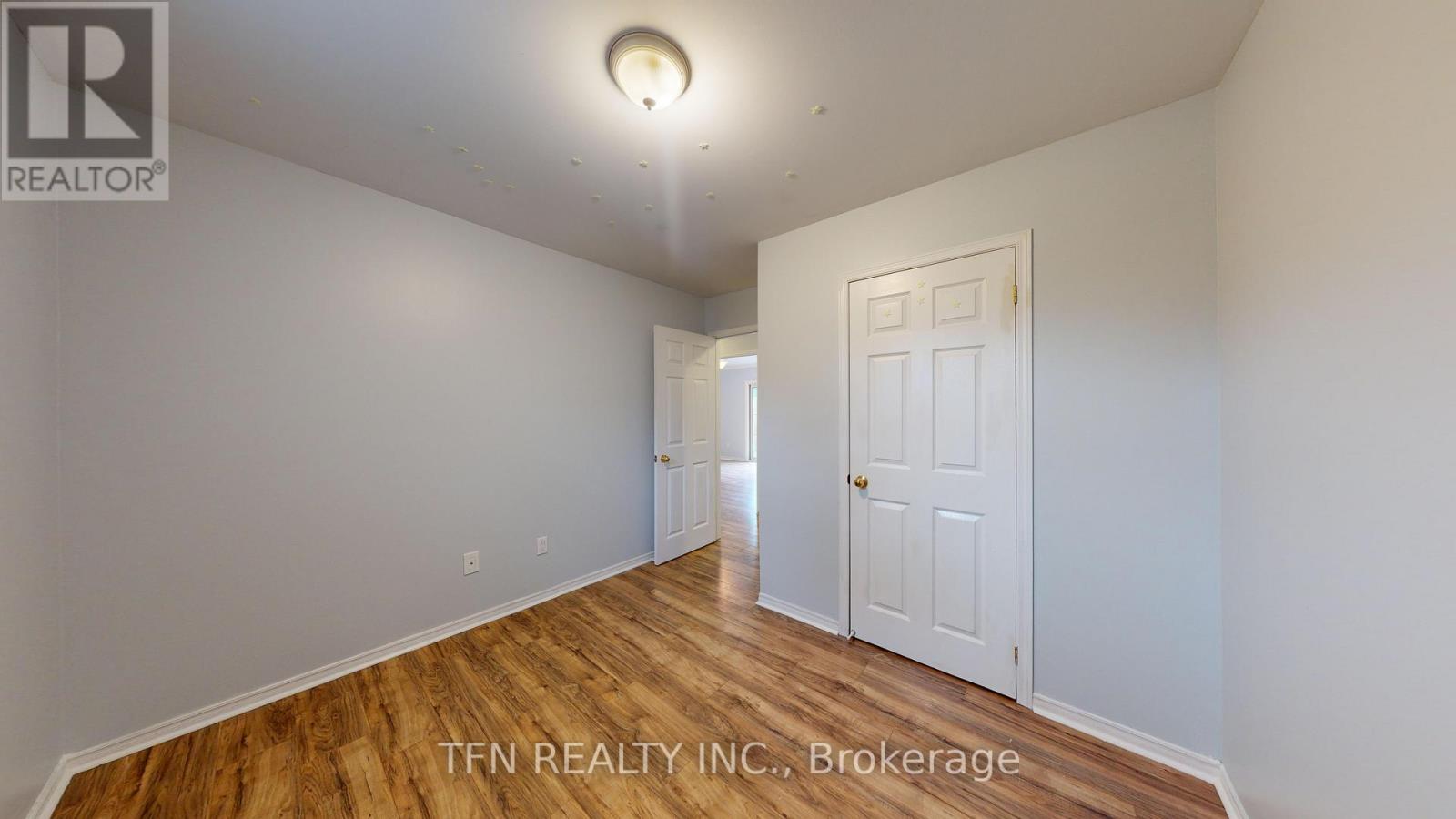 1048 GILMORE AVENUE - 9