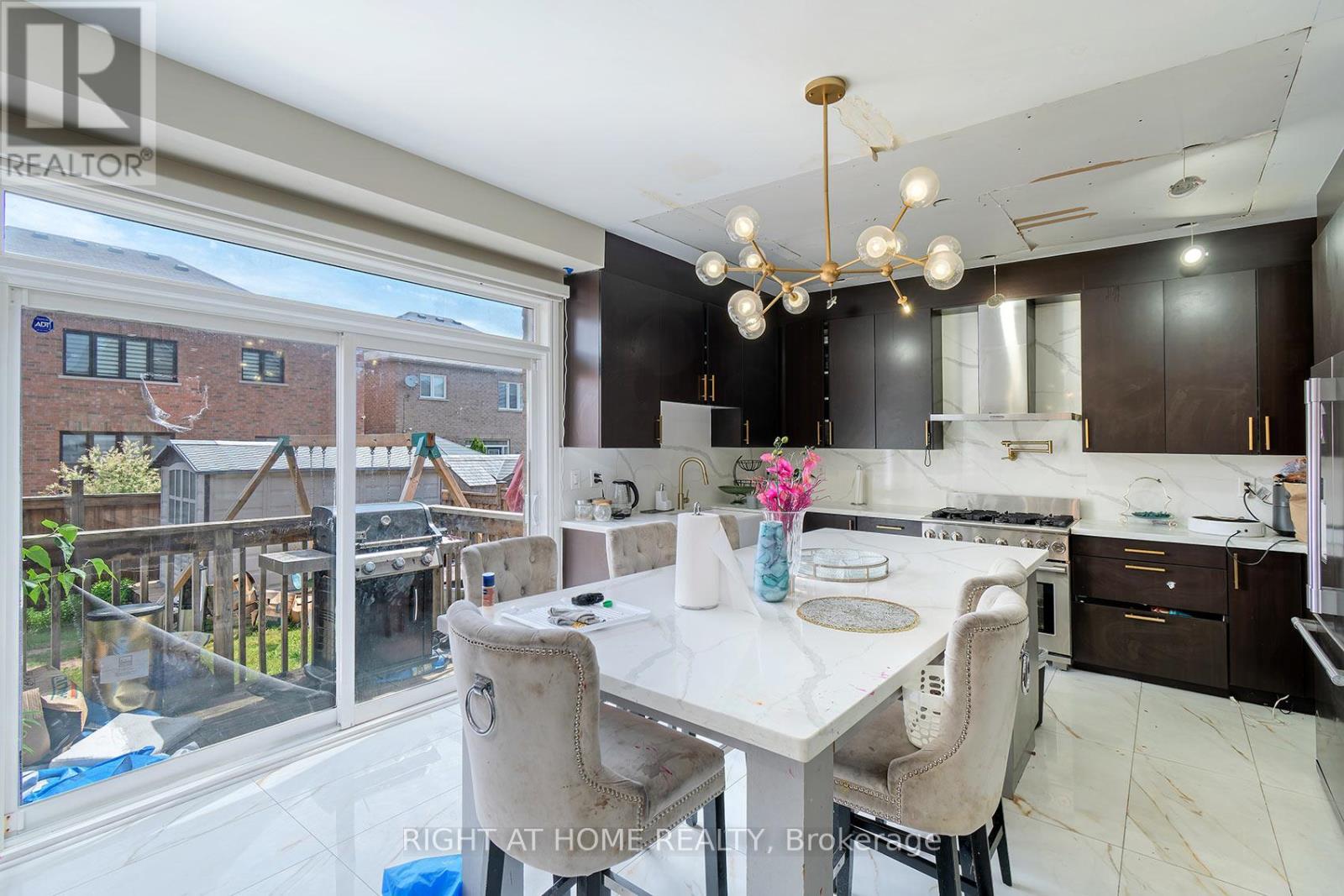 247 ROWE TERRACE - 11
