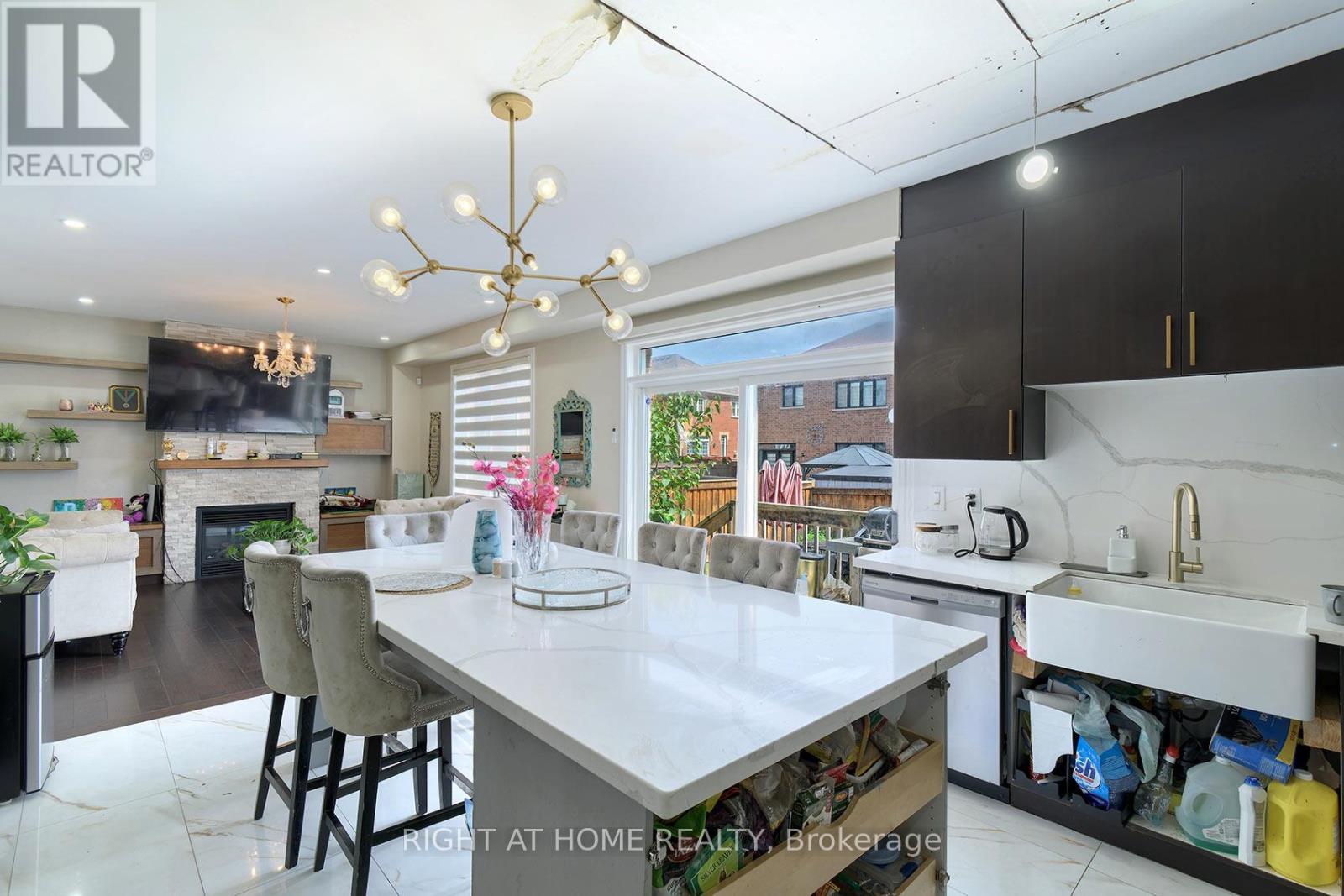 247 ROWE TERRACE - 12