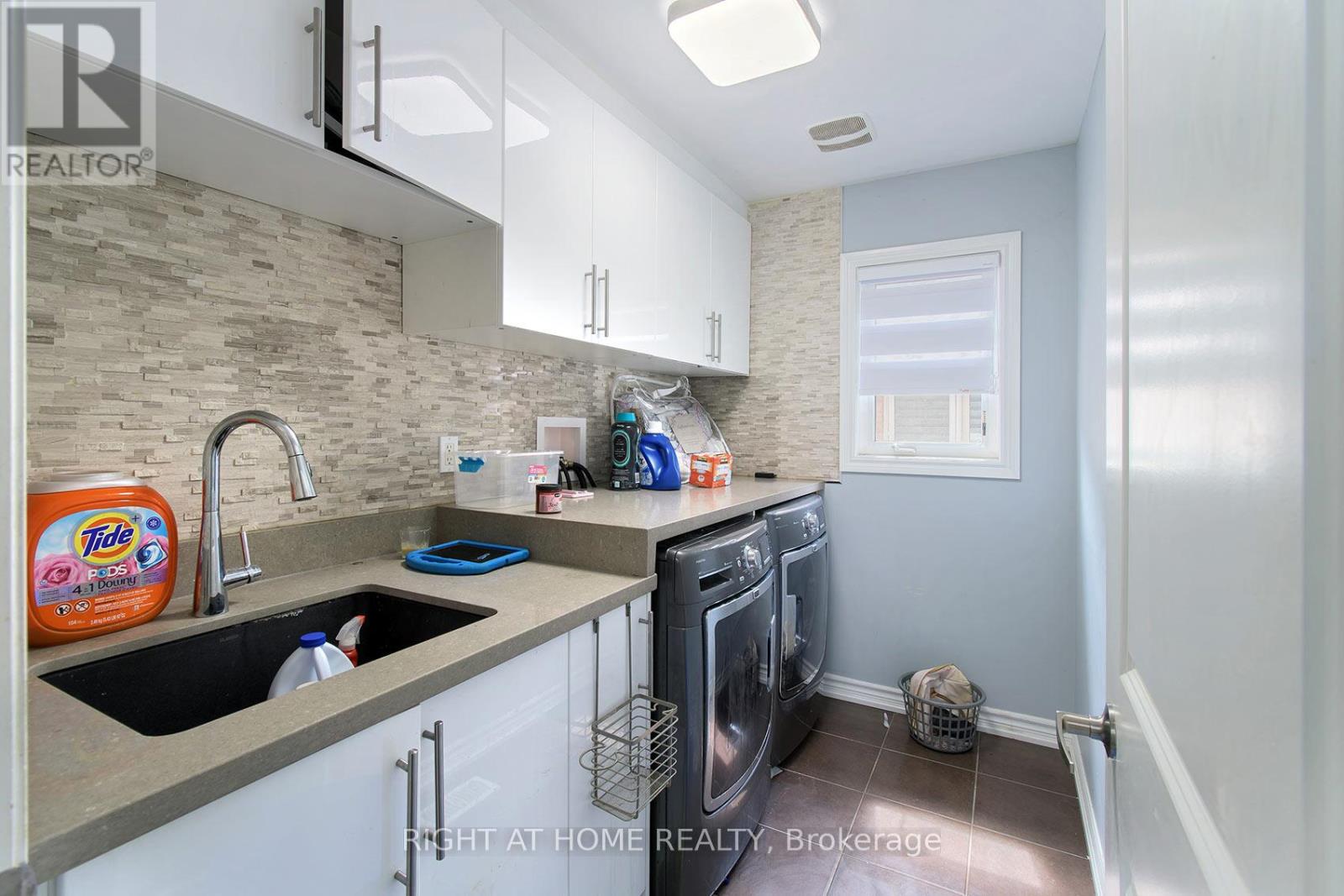 247 ROWE TERRACE - 29