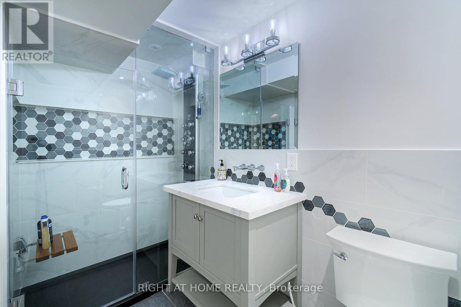 247 ROWE TERRACE - 34