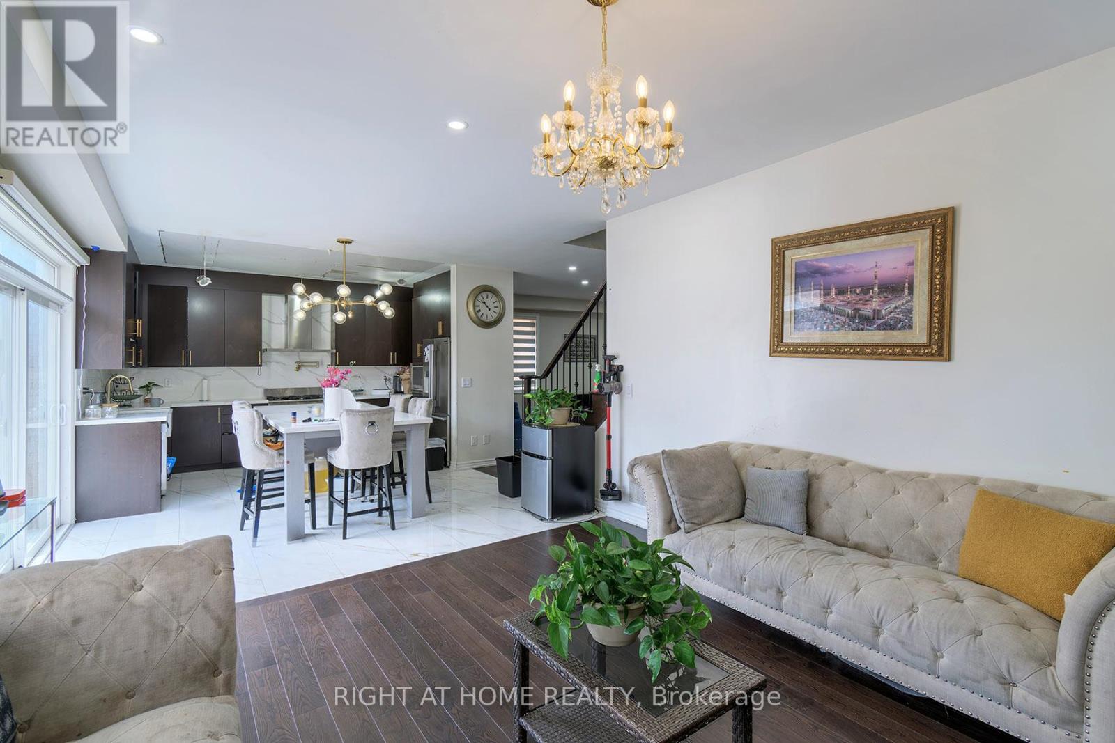 247 ROWE TERRACE - 8
