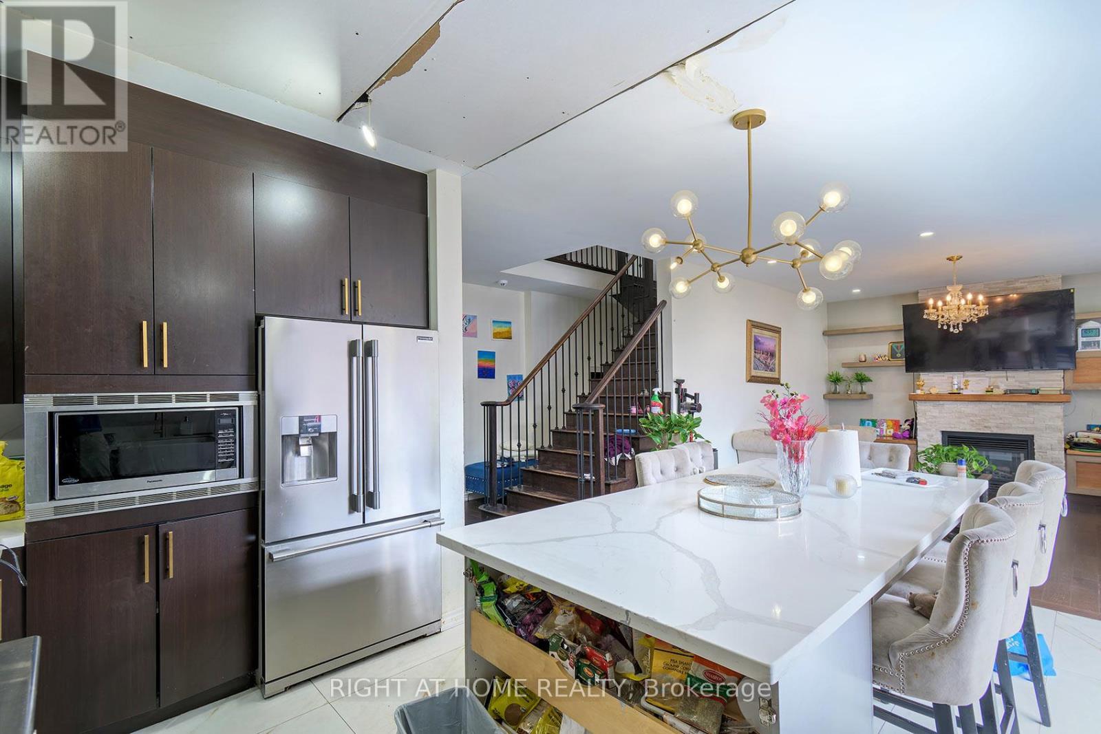 247 ROWE TERRACE - 9
