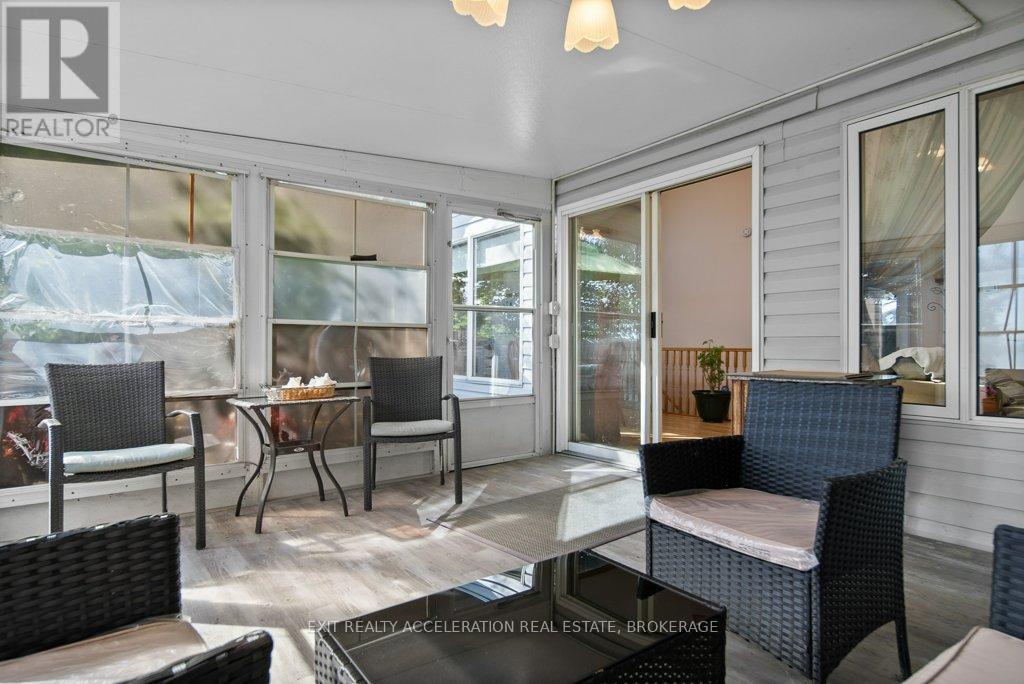 122 BAYVIEW DRIVE - 14