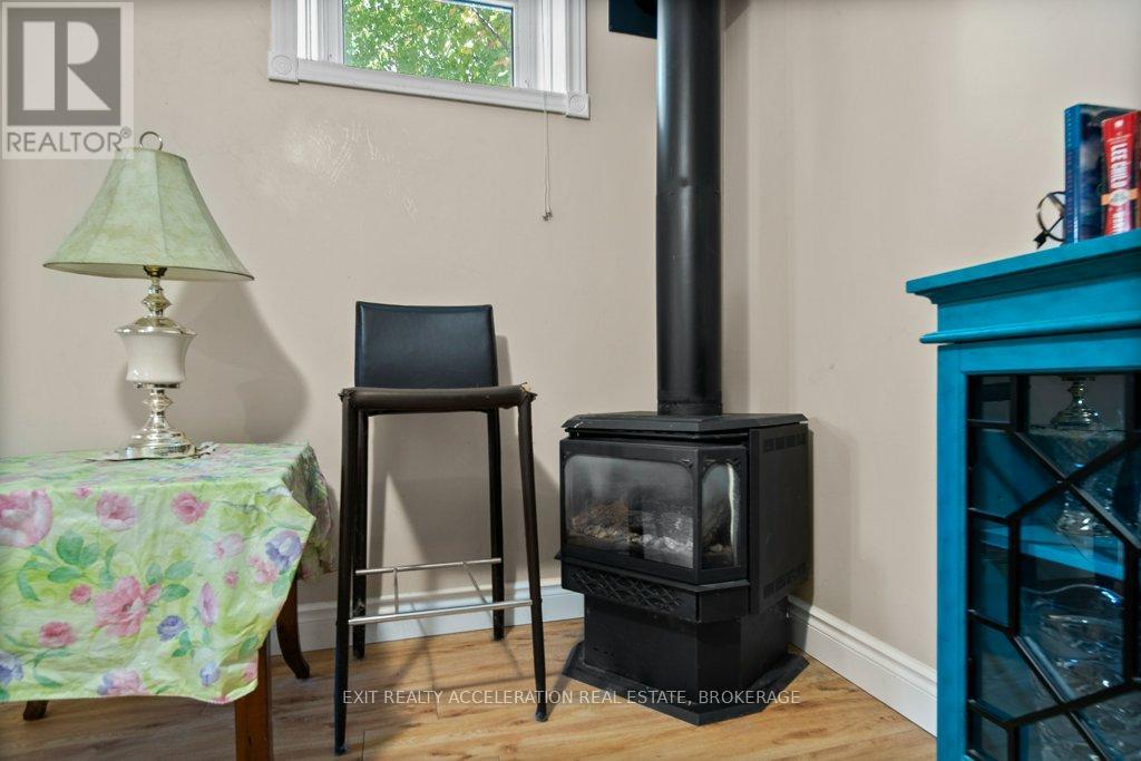 122 BAYVIEW DRIVE - 24