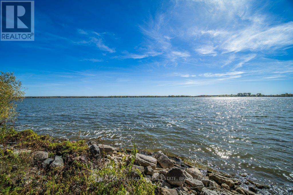 122 BAYVIEW DRIVE - 35