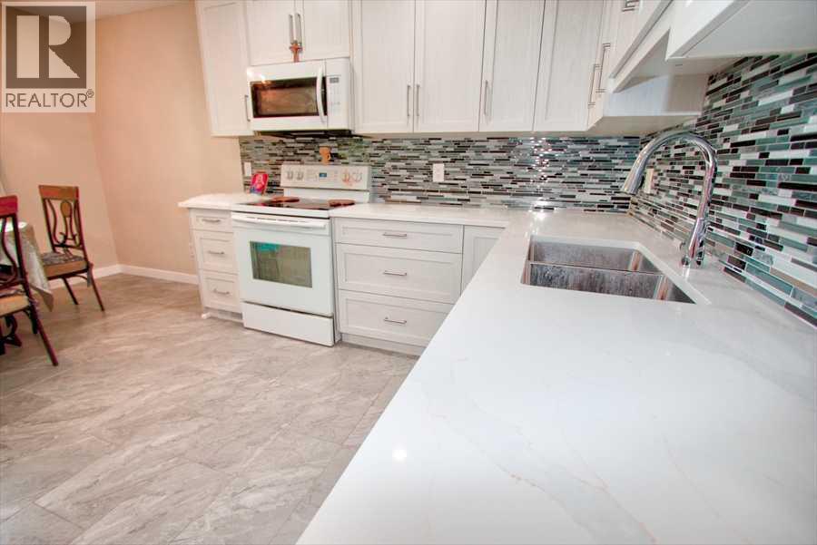 707 Malvern Drive NE — photo 10