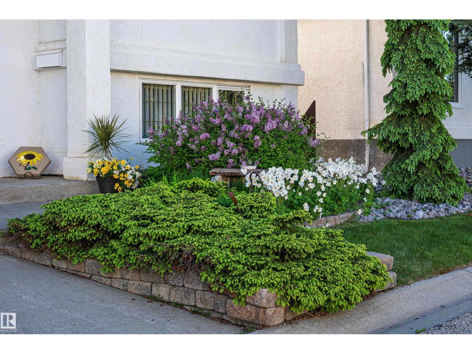 11686 15 AV NW - 2
