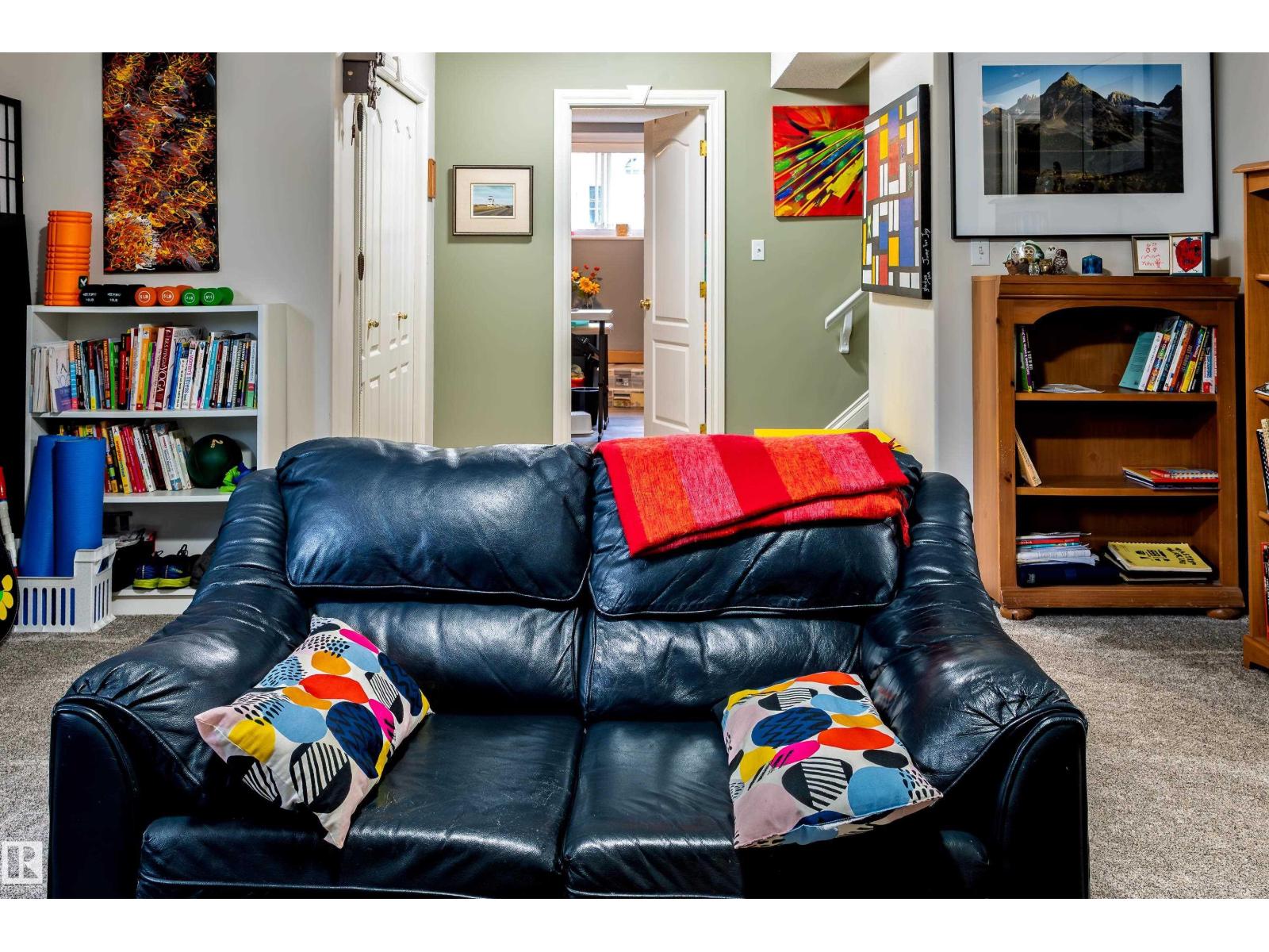 11686 15 AV NW - 33