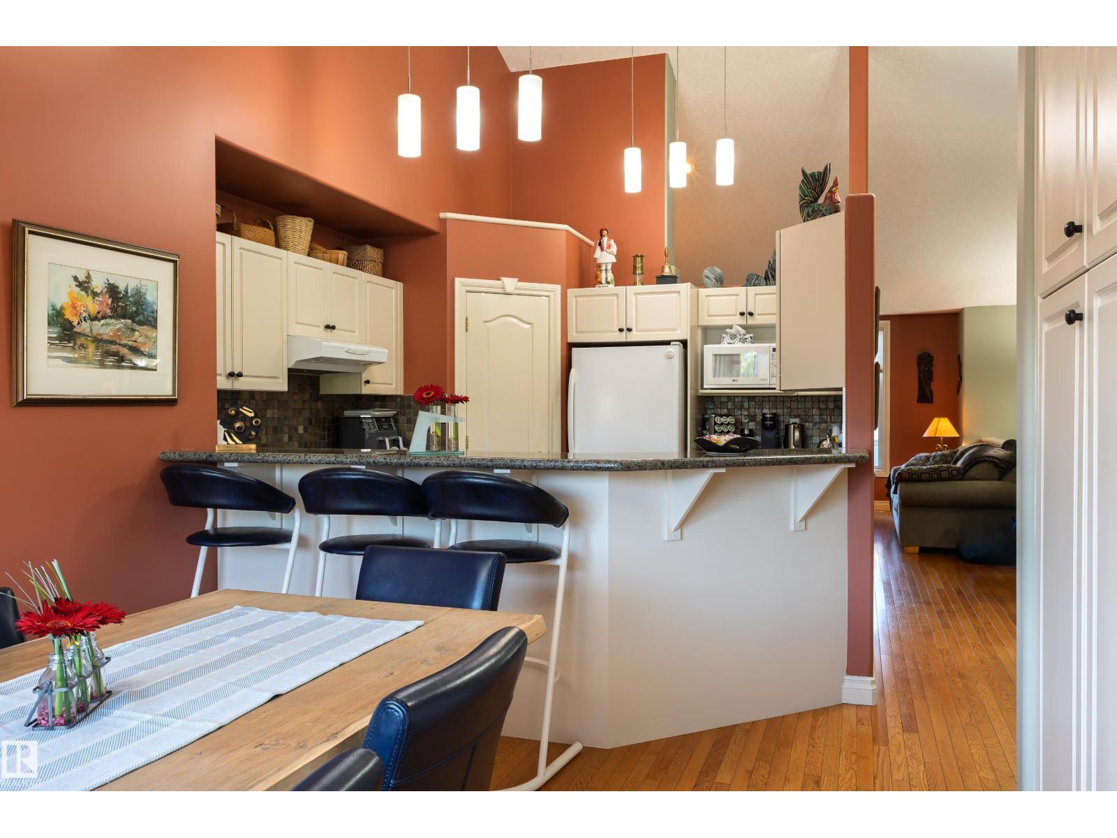 11686 15 AV NW - 14