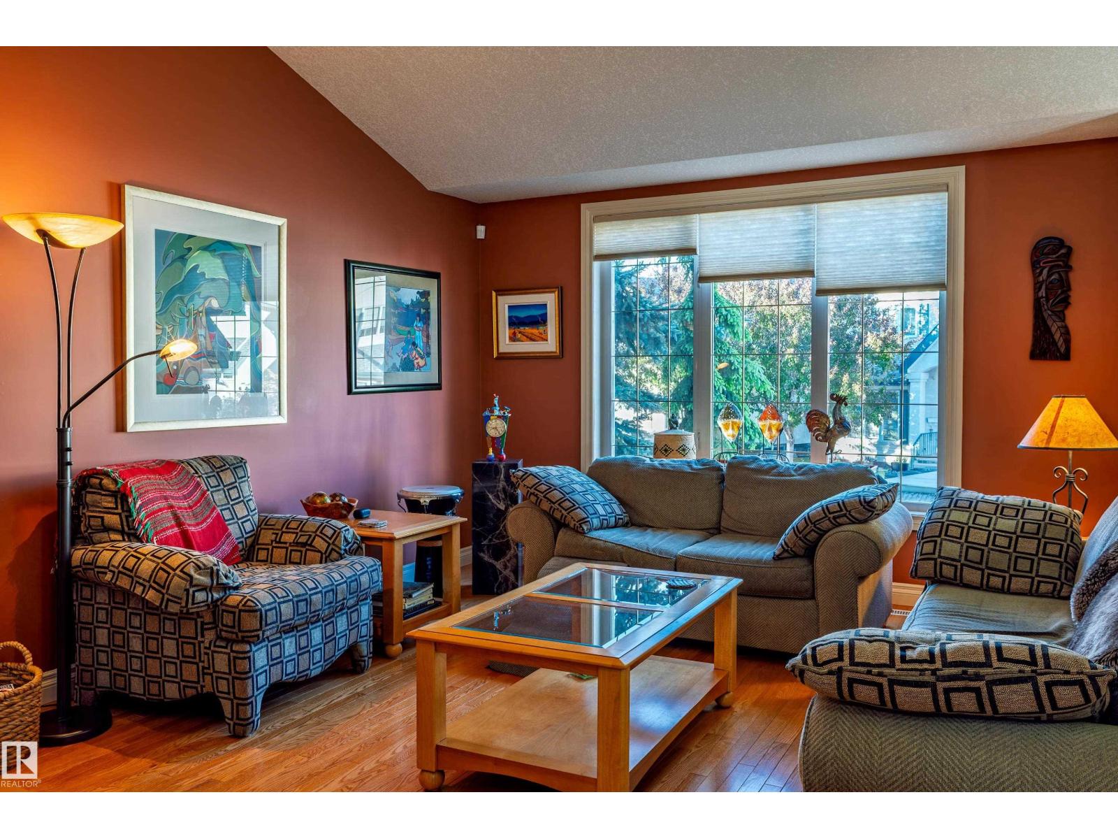 11686 15 AV NW - 6