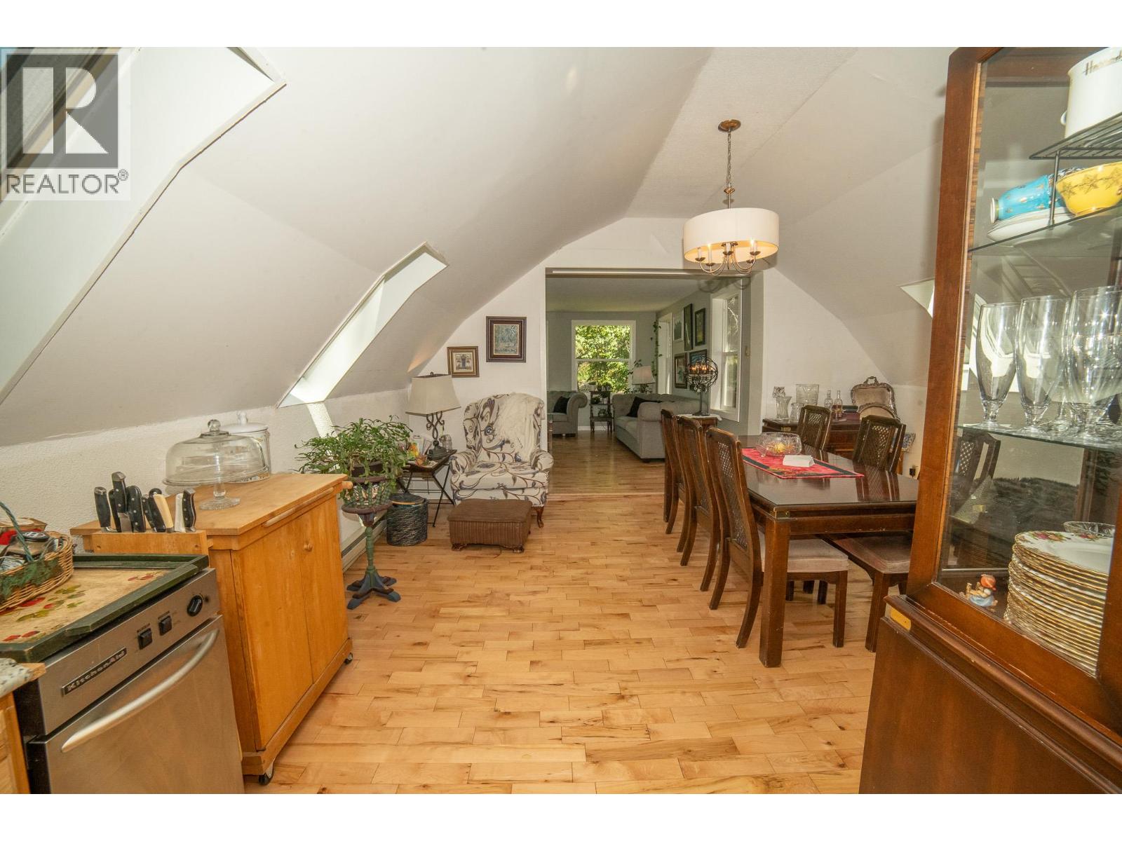 1766 RIONDEL  N Road - 54
