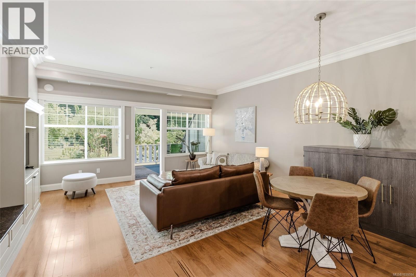 #105 292 Crescent Rd E - 3
