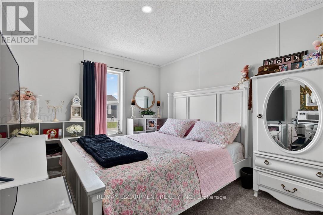 29 HICKORY HOLLOW - 19